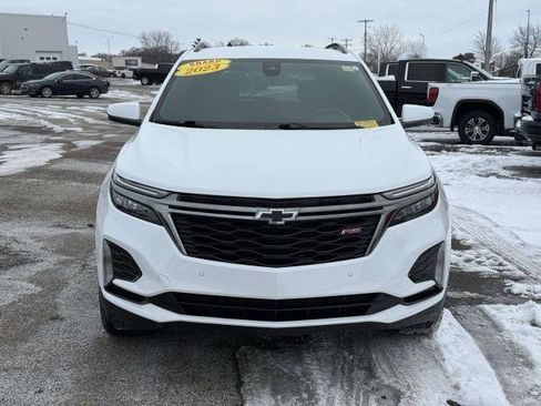 Used 2023 Chevrolet Equinox RS image 3