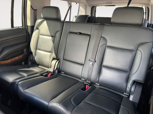 Used 2020 Chevrolet Suburban Premier image 13