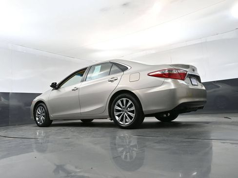 Used 2016 Toyota Camry XLE w/ Moonroof Package FWD image 21