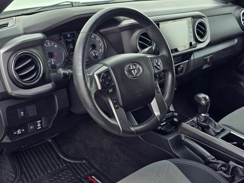 Used 2021 Toyota Tacoma TRD Off-Road w/ Technology Package AWD/4WD image 15