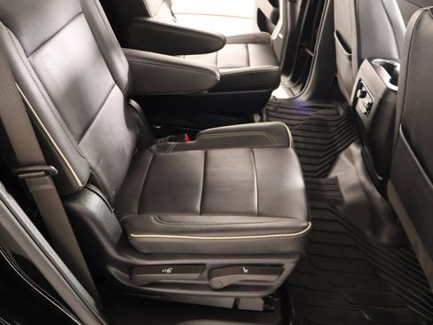 Used 2025 Chevrolet Tahoe Premier w/ Sun And Tow Package AWD/4WD image 15