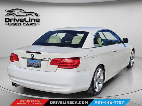 Used 2011 BMW 328i Convertible image 2