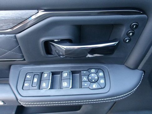 New 2026 RAM 3500 Limited image 18