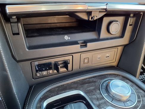 Used 2024 Nissan Armada Platinum w/ Captain's Chairs Package AWD/4WD image 11