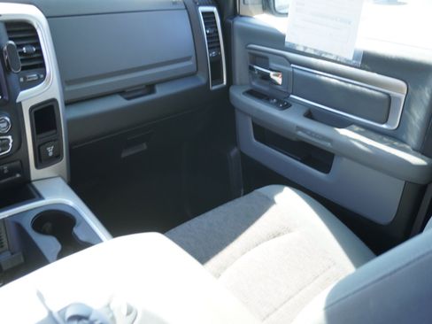 Used 2020 RAM 1500 Classic SLT w/ Luxury Group AWD/4WD image 19