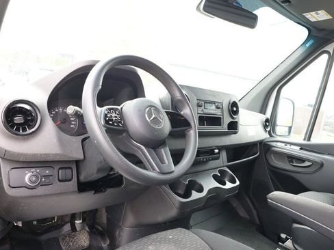 Used 2023 Mercedes-Benz Sprinter 2500 image 10