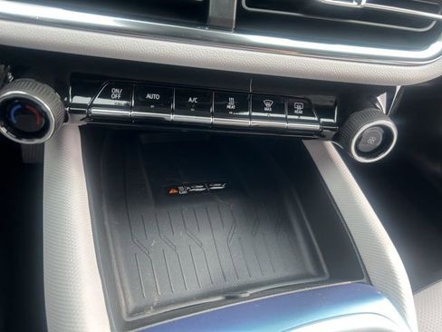 New 2026 Chevrolet Equinox EV LT image 22