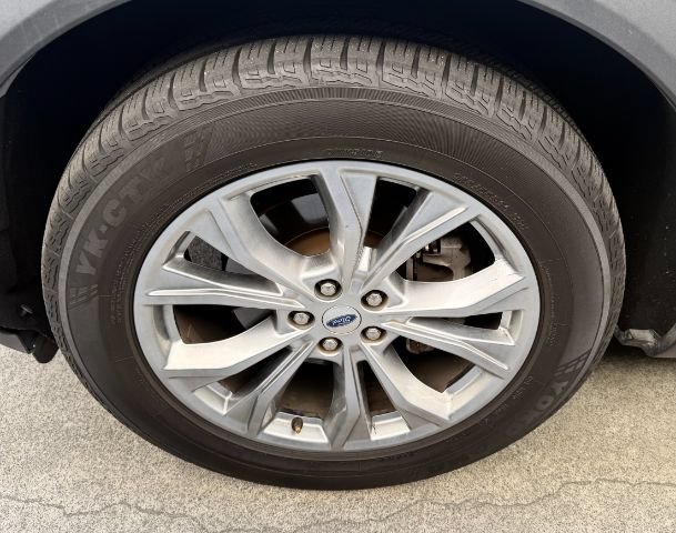 Used 2020 Ford Explorer XLT w/ Equipment Group 202A AWD/4WD image 31