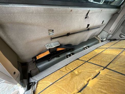Used 2001 Nissan Frontier SE AWD/4WD image 17