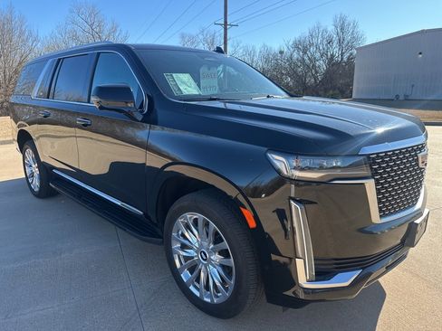 Used 2023 Cadillac Escalade ESV Premium Luxury image 7