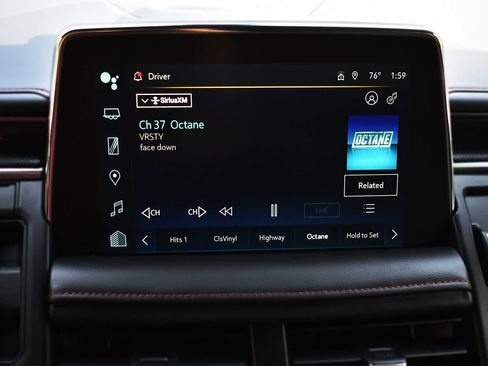 Used 2022 Chevrolet Suburban RST w/ Sport Performance Package AWD/4WD image 19