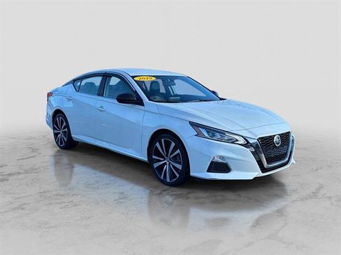 Used 2019 Nissan Altima 2.5 SR image 3