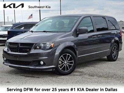 Used 2016 Dodge Grand Caravan SXT w/ UConnect Hands-Free Group