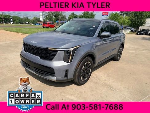 Certified 2025 Kia Sorento S w/ Panoramic Sunroof Package FWD image 3