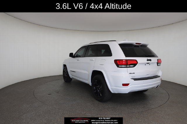 Used 2020 Jeep Grand Cherokee Altitude AWD/4WD image 12