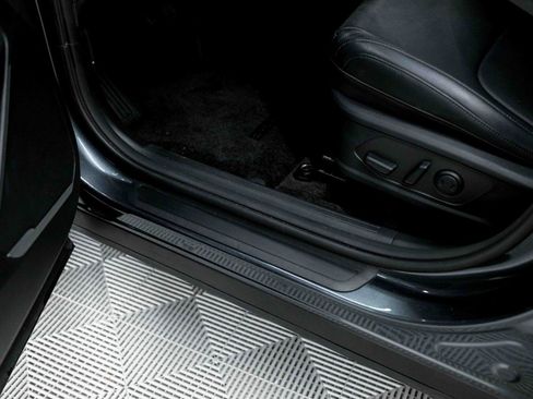 Used 2025 Kia Sportage EX w/ Premium Package image 39