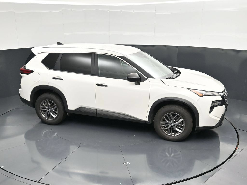 Used 2024 Nissan Rogue S AWD/4WD image 44