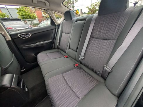 Used 2019 Nissan Sentra SV FWD image 18