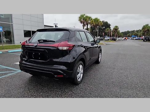 New 2025 Nissan Kicks Play S image 32