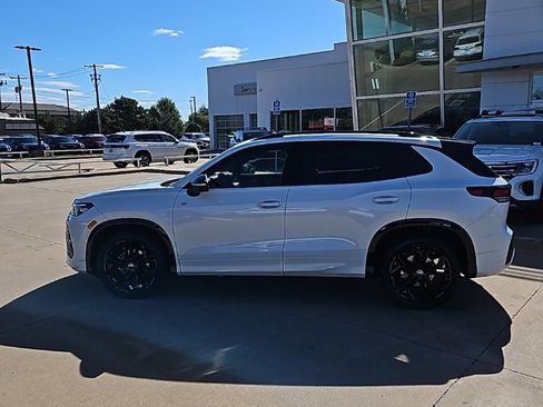 New 2026 Volkswagen Tiguan SE R-Line image 8