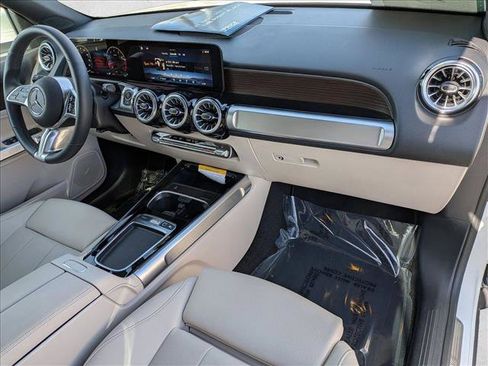 Certified 2025 Mercedes-Benz GLB 250 image 22