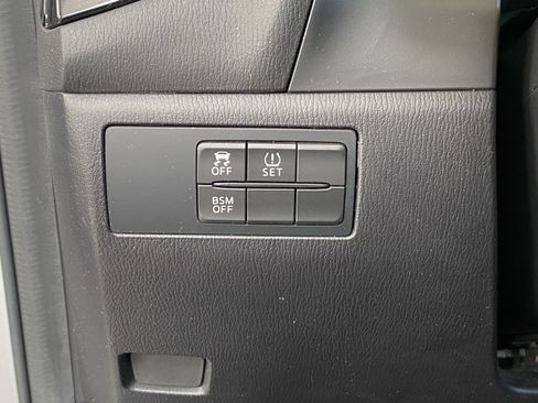 Used 2015 MAZDA MAZDA3 i Touring FWD image 23
