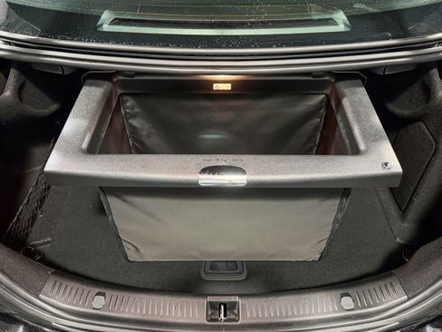 Used 2019 Mercedes-Benz E 300 E 300 4MATIC AWD Luxury Sedan image 12