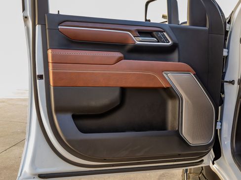 Used 2025 GMC Sierra 2500 Denali Ultimate image 35