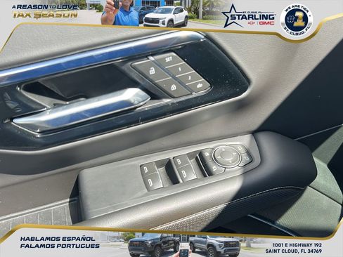 Certified 2025 Chevrolet Suburban Premier image 10