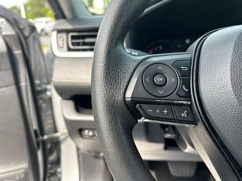 Used 2024 Toyota RAV4 XLE FWD image 20