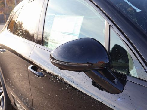 New 2026 Porsche Macan image 15