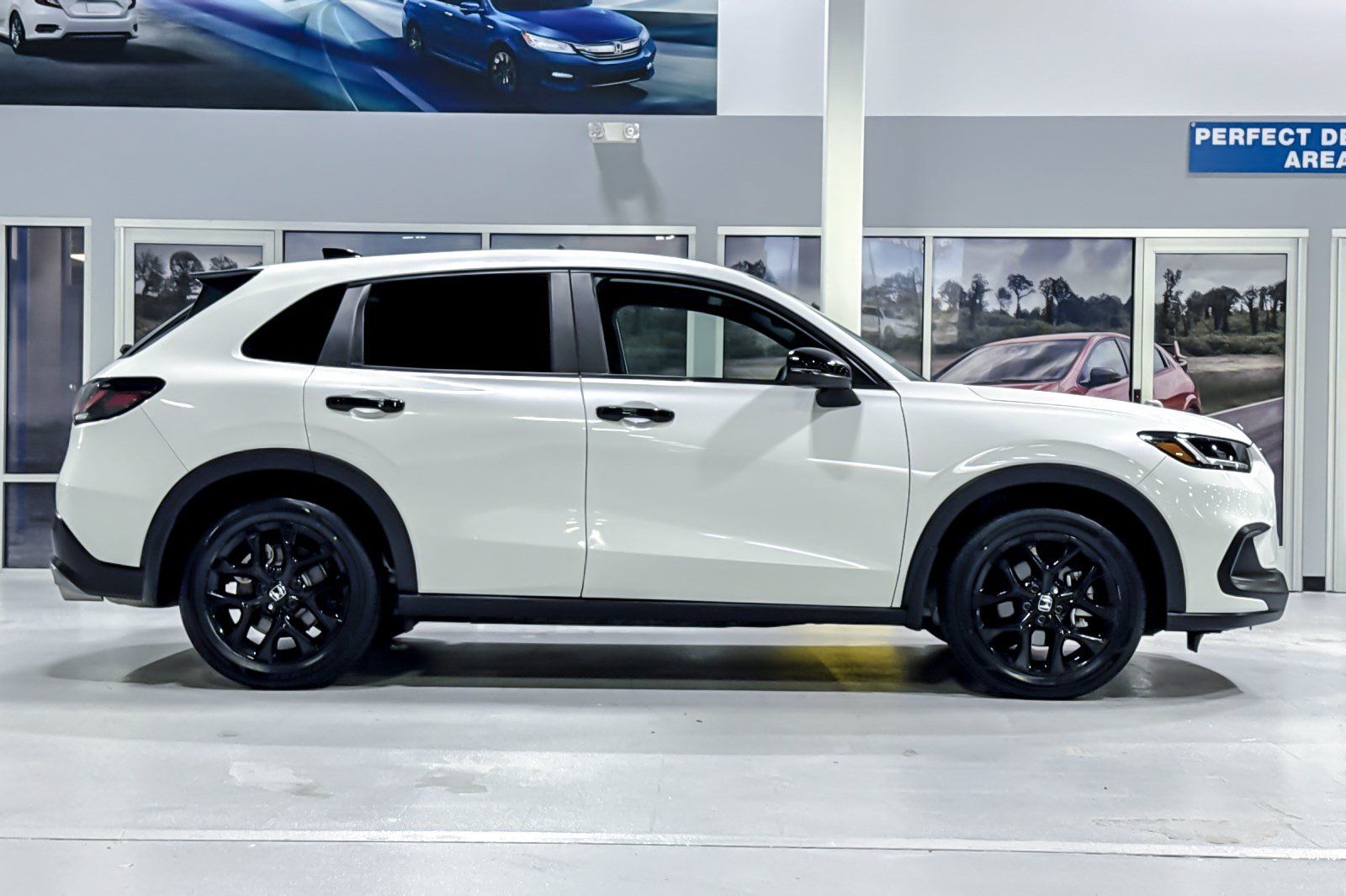 Used 2025 Honda HR-V Sport image 8