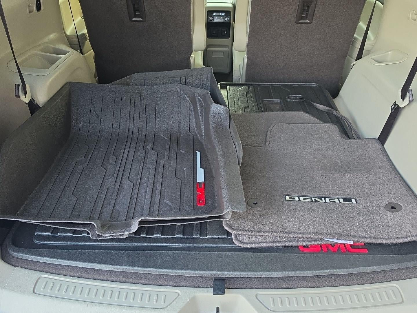Used 2019 GMC Acadia Denali w/ Technology Package AWD/4WD image 6