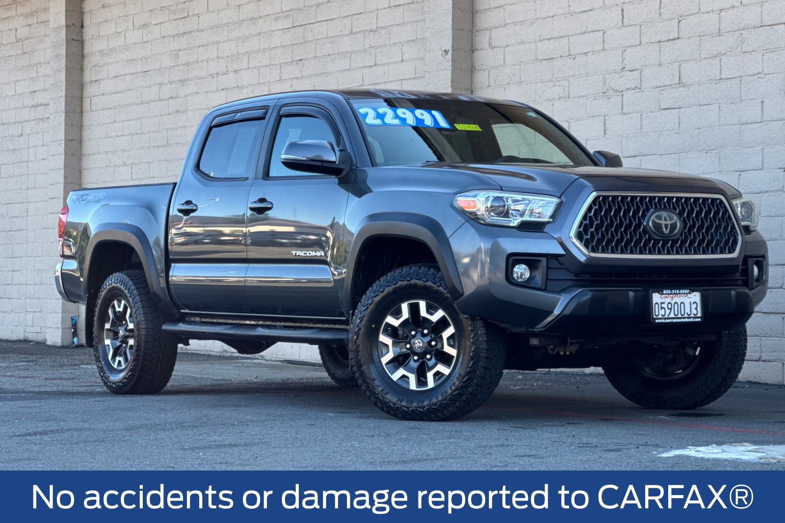 Used 2016 Toyota Tacoma TRD Off-Road w/ Exterior Package AWD/4WD image 2