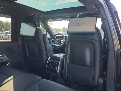 Used 2025 Land Rover Range Rover Long Wheelbase SE AWD/4WD image 16