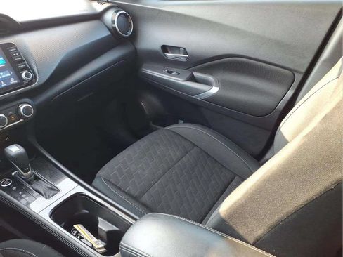 Used 2024 Nissan Kicks SV FWD image 13