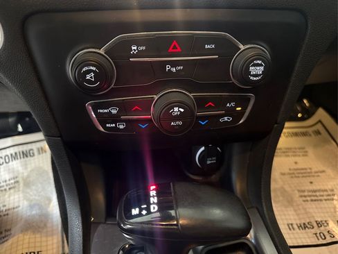 Used 2016 Dodge Charger SXT RWD image 34