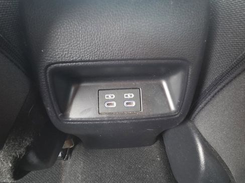 Used 2025 Toyota Corolla LE image 21