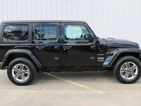 Used 2020 Jeep Wrangler Unlimited Sahara image 3
