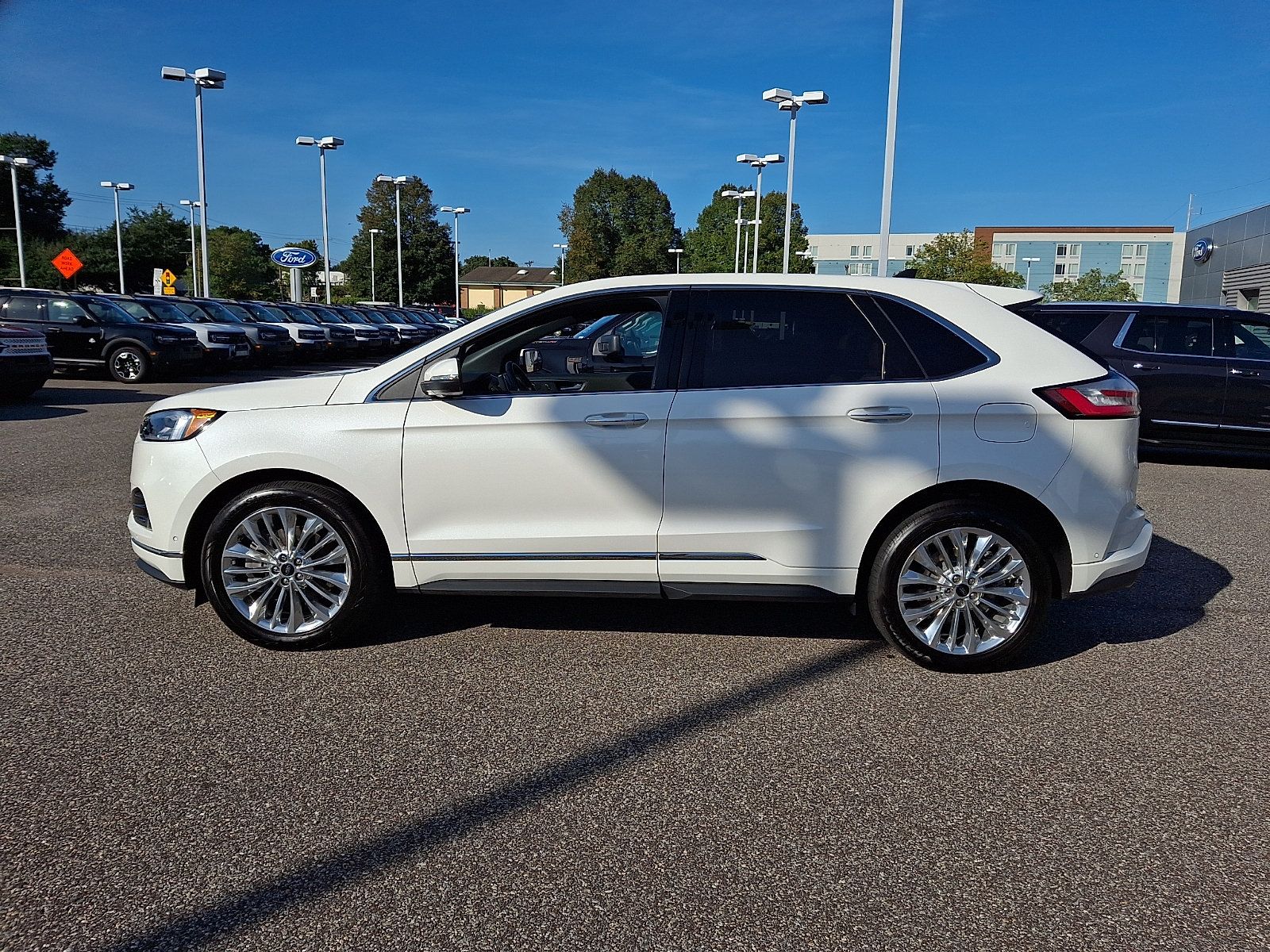 Used 2024 Ford Edge Titanium w/ Titanium Elite Package AWD/4WD image 6