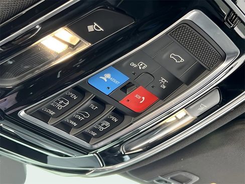 Used 2022 Jeep Grand Cherokee L Overland w/ Luxury Tech Group IV image 36