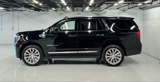 Used 2024 GMC Yukon Denali w/ Denali Reserve Package AWD/4WD image 2