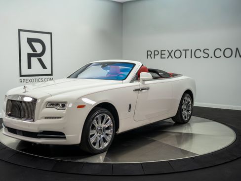 Used 2017 Rolls-Royce Dawn RWD image 1