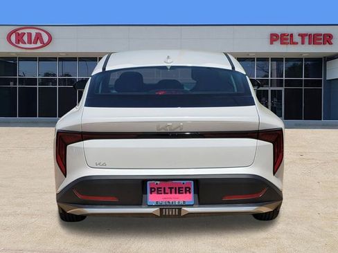 New 2026 Kia K4 FWD image 4