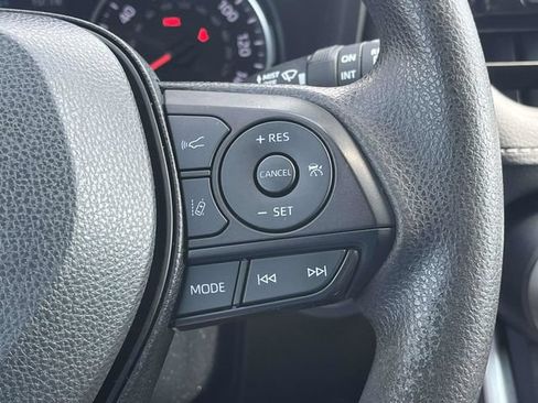 Used 2022 Toyota RAV4 XLE FWD image 27