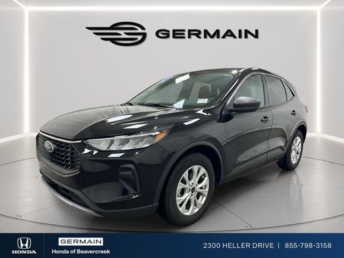 Used 2024 Ford Escape Active w/ Cold Weather Package FWD image 3