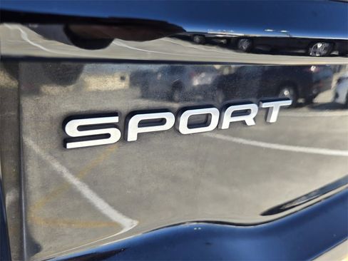 Used 2016 Land Rover Discovery Sport HSE image 14