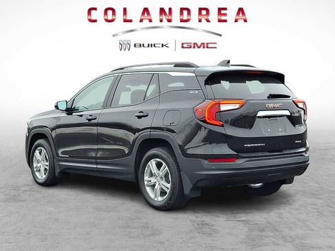 Used 2023 GMC Terrain SLE w/ Driver Convenience Package image 4