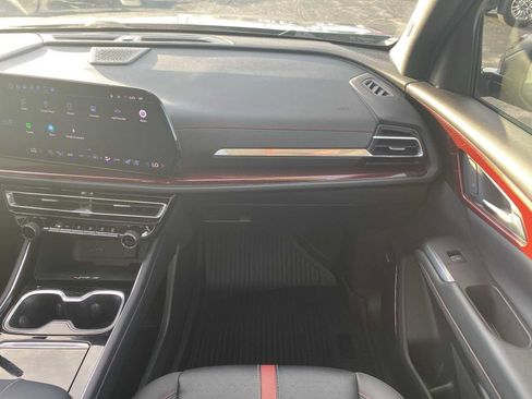 Used 2024 Chevrolet Traverse RS w/ LPO, Floor Liner Package image 39