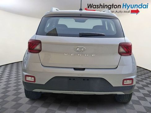 Certified 2026 Hyundai Venue SEL FWD image 5
